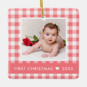 私の初めてのクリスマスピンクバッファロープレイドベビー写真 セラミックオーナメント (正面)