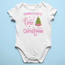 私の初めてのクリスマスプレゼントとクリスマスツリー ピンク