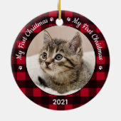 私の初めてのクリスマス赤い格子柄の猫ペット写真 セラミックオーナメント (裏面)