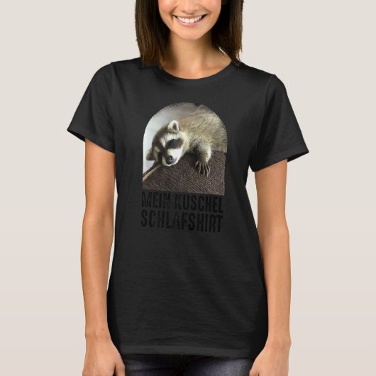 私の可愛い眠るサルのアライグマ Tシャツ (正面)
