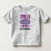 私の名前の祖母にパーソナライズされたよって腐っていた トドラーTシャツ (正面)