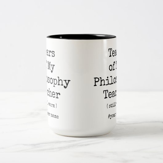 私の哲学の涙がまだ温かい先生おもしろい ツートーンマグカップ (中央)