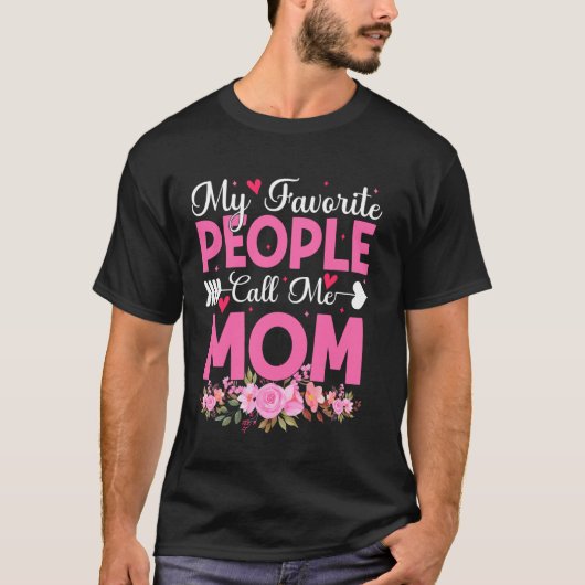 私の大切な人たちは私をママと呼ぶ かわいいママ 母の日 Tシャツ (正面)