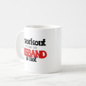 私の夫はホットジムの妻なのでおもしろいトレーニング コーヒーマグカップ (正面左)