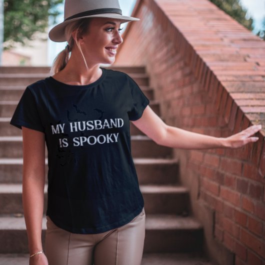 私の夫は面白不気味いハロウィン Tシャツ