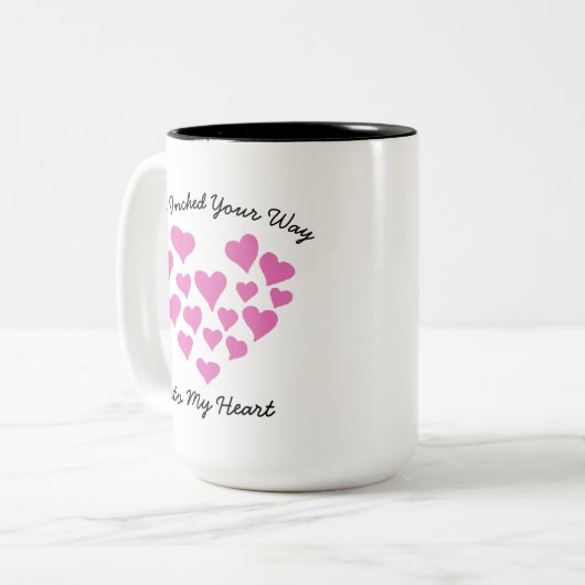 私の妻のガールフレンドにあなたのハートを食べ込んだ ツートーンマグカップ (正面左)