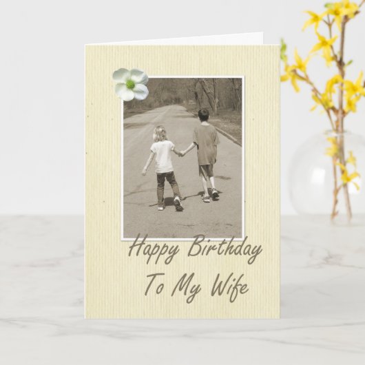 私の妻へのハッピーバースデー-男の子および女の子 カード (黄色い花)