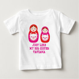 私の姉の入れ子人形の名前をカスタムするシャツのように ベビーTシャツ