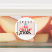 私の学校の最後の初日だ。 ラベル (貼付)