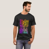私の学校の最後の最初の日おもしろい先生の引退 Tシャツ (正面フル)