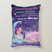 私の孫娘に蝶誕生日ギフトアイディア アクセントクッション (正面(垂直))