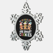 私の就学前の子供は頭が切れるCookie先生クリスマス スノーフレークピューターオーナメント (右)