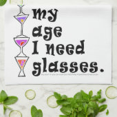 私の年齢で私は必要としますガラス(カクテルのユーモア)を キッチンタオル (折り畳み)