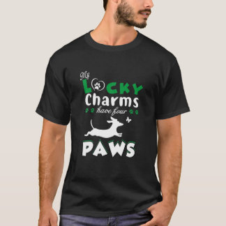私の幸運なチャームは4つのポーズパトリックDachshund Lを持っている Tシャツ