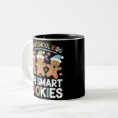 私の幼稚園児は賢いお菓子先生クリスマス ツートーンマグカップ (正面左)