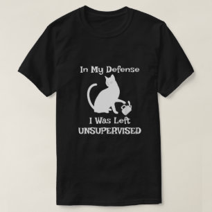 私の弁護で私は離れ監視されておもしろいいた Tシャツ