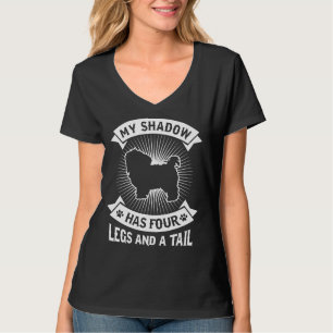 私の影は4つの脚とテールマルチーズシーズー(犬)Tzu D Tシャツ