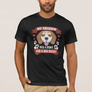 私の影は4つの足を持つビーグル Tシャツ