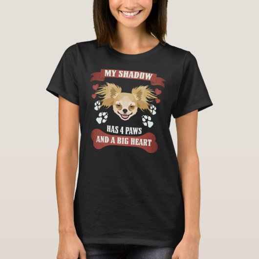私の影は4ポーズチワワ持っている Tシャツ (正面)