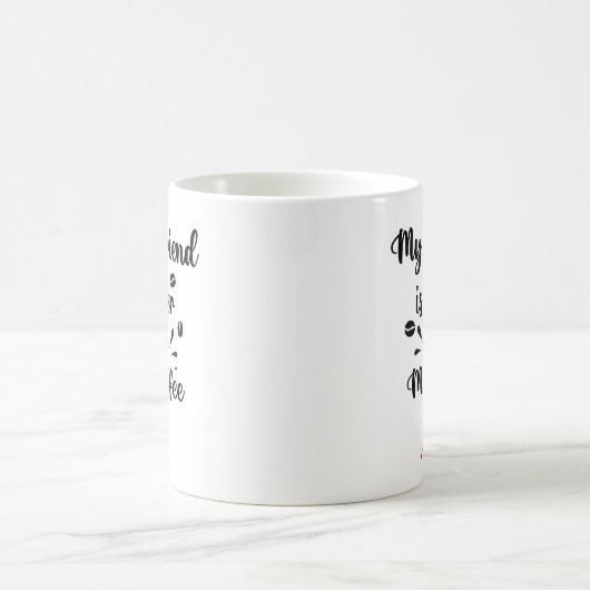 私の彼氏は私のコーヒーより暑い コーヒーマグカップ (中央)