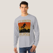 私の心の中でスキーをする冬だ。 Tシャツ (正面フル)