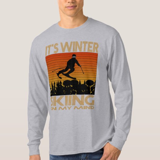 私の心の中でスキーをする冬だ。 Tシャツ (正面)