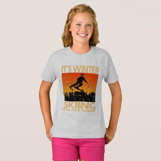 私の心の中でスキーをする冬だ。 Tシャツ (正面フル)