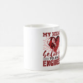 私の心はエンジニアの妻または彼女に属する コーヒーマグカップ (正面右)