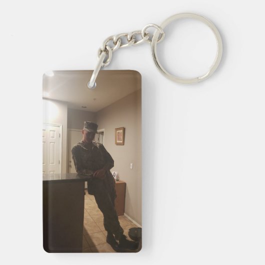 私の息子のヒーロー私のセーラー米国海軍ママKeychain キーホルダー (裏面)