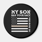 私の息子はあなたのバック誇りを持ったマリンパパ米国旗を持っている マグネット (正面)