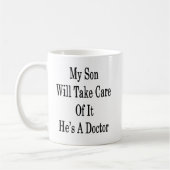 私の息子は彼によってが医者であるそれを大事にします コーヒーマグカップ (左)