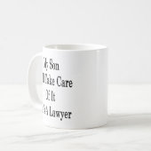 私の息子は彼によってが弁護士であるそれを大事にします コーヒーマグカップ (正面左)
