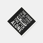 私の手に葉巻を吸うタバコの腐葉巻の贈り物 スタンダードカクテルナプキン (角)