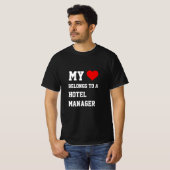 私の持ち物はホテルの支配人のTシャツ Tシャツ (正面フル)