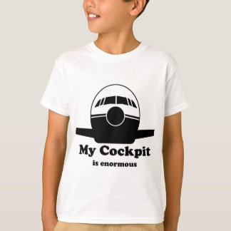 私の操縦室は巨大です Tシャツ