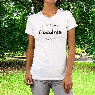 私の新しい名前は祖母の新しい祖母のEst Tシャツ