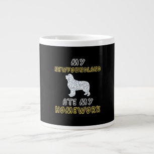 私の新しい家食べ地の宿題 Newfie dog gift ジャンボコーヒーマグカップ