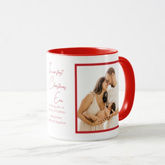 私の時代に私たちの初めてのクリスマスホリデーシーズンギフト マグカップ (正面右)