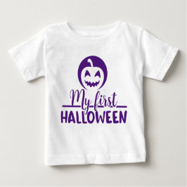 私の最初のハロウィーン怖い紫色のカボチャ ベビーTシャツ