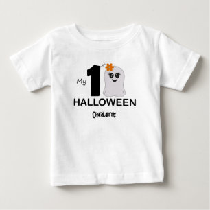 私の最初のハロウィーン。シート内の幽霊。編集可能な名前 ベビーTシャツ