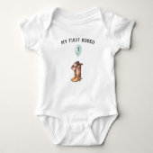 私の最初のロデオ |誕生日のシャツ ベビーボディスーツ (正面)