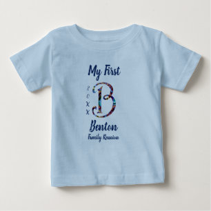 私の最初の家族の懇親会手紙Bタイ染料モノグラム ベビーTシャツ