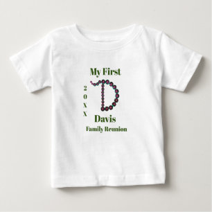 私の最初の家族懇親会続編レターDモノグラム ベビーTシャツ