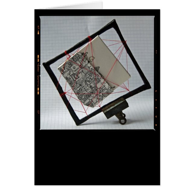 私の机カードに閉じ込められたアーティストの本のインストール (正面)