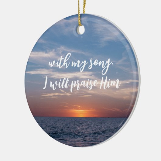 私の歌で彼を褒める聖なる書物、 経典 セラミックオーナメント (左)