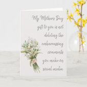 私の母の日の贈り物は、あなたおもしろいのソーシャルメディア カード (黄色い花)