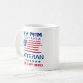私の母は単なる退役軍人ではない彼女は私のヒーローの母 コーヒーマグカップ (正面左)