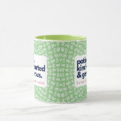 私の母は非情で親切で寛大だ マグカップ (中央)