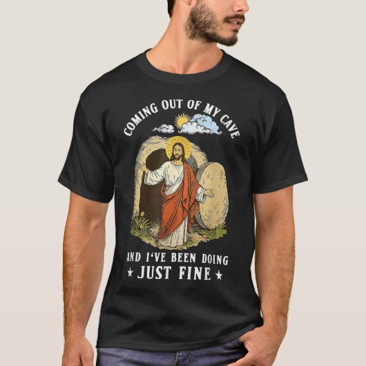 私の洞窟から出てくるイエス様 Tシャツ (正面)
