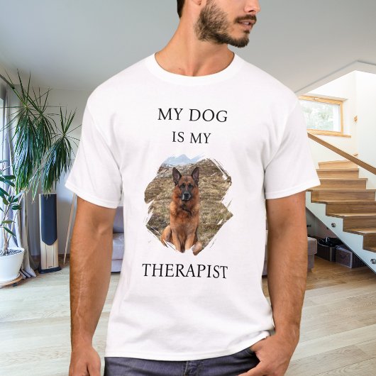 私の犬は私のセラピスト写真だ Tシャツ